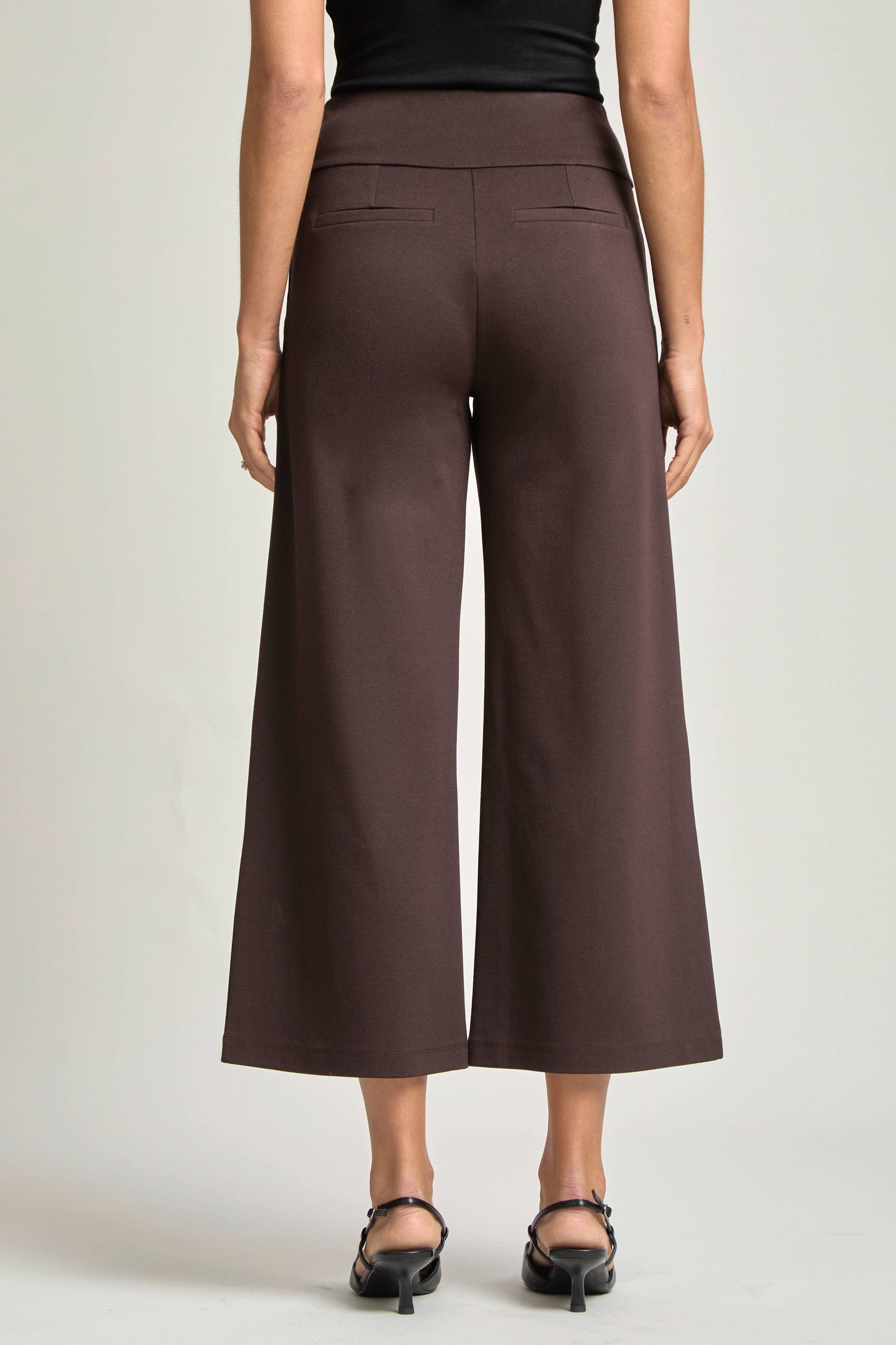 Magic Wide Cropped Pants