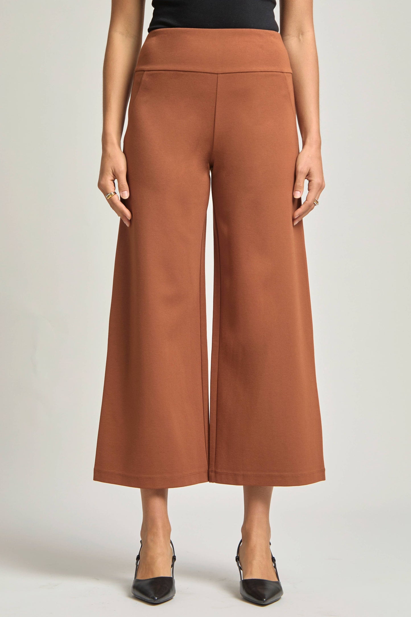 Magic Wide Cropped Pants