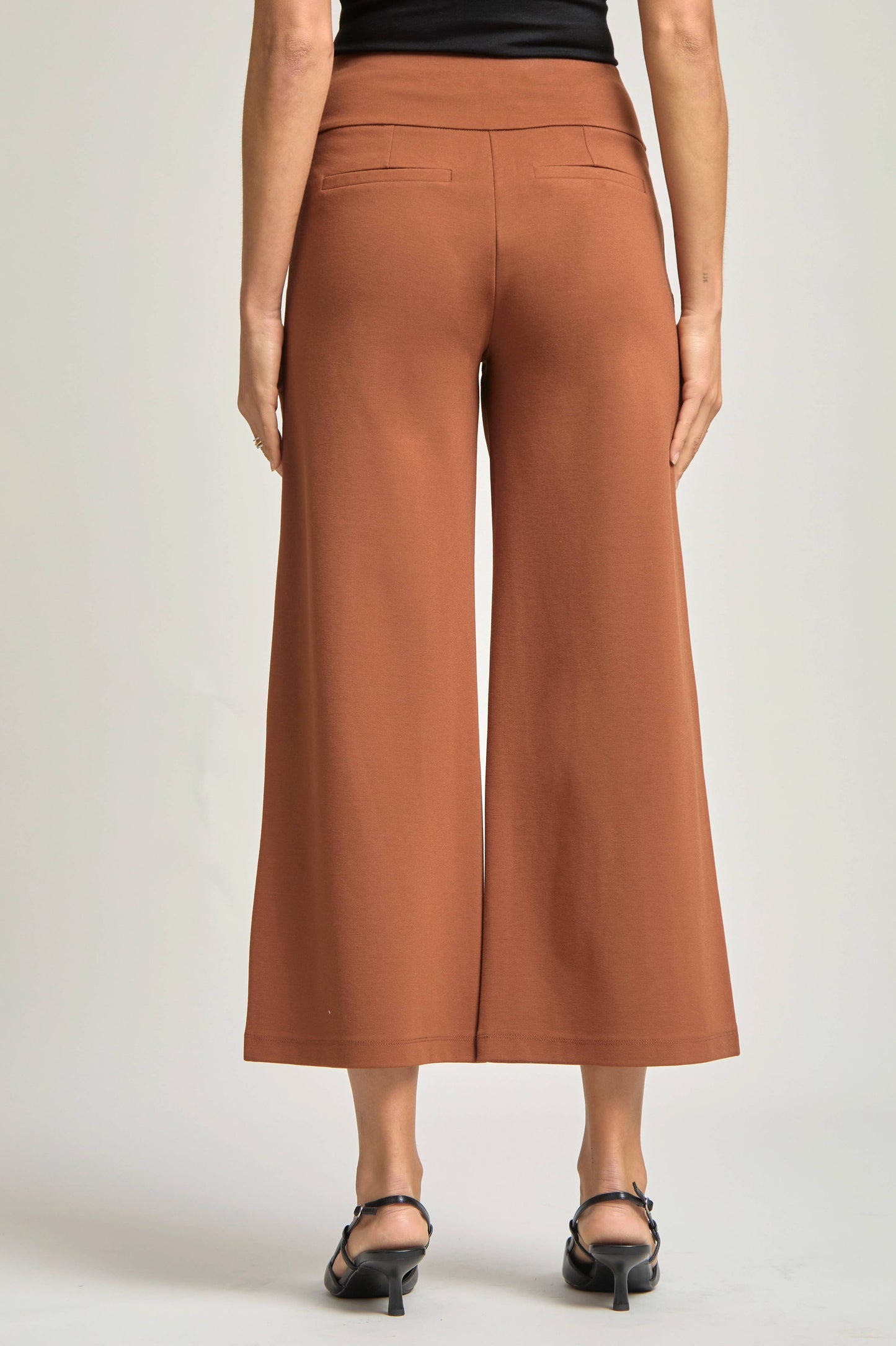 Magic Wide Cropped Pants