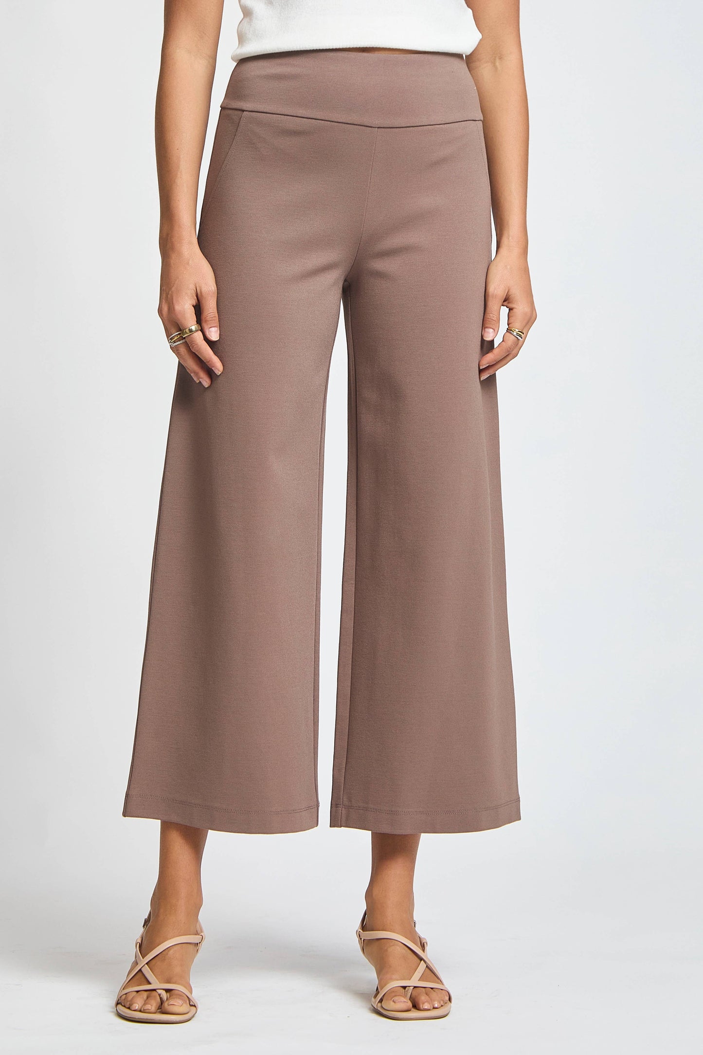Magic Wide Cropped Pants