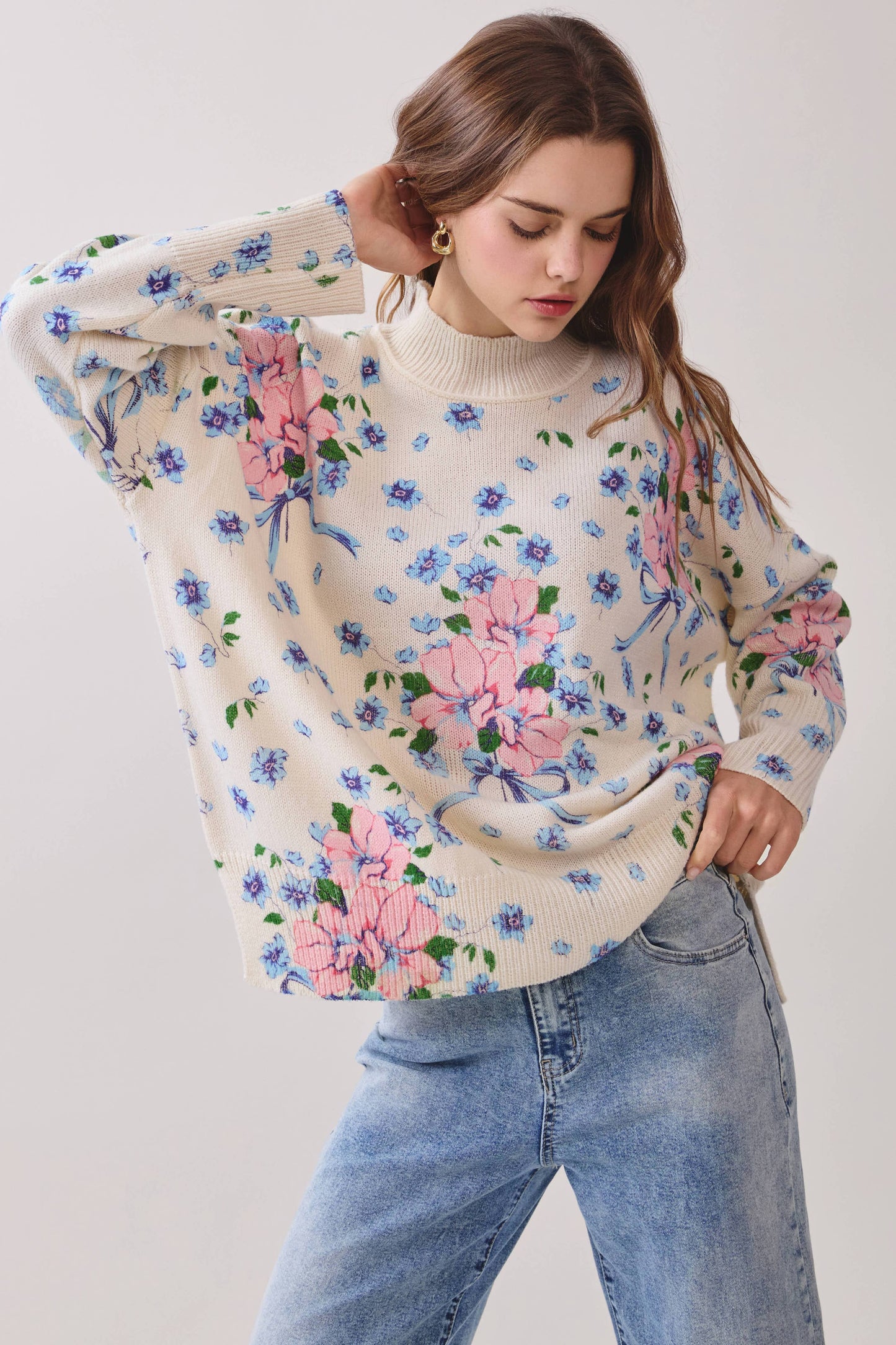 CW2645-All Over Floral Print Knit Pullover Sweater