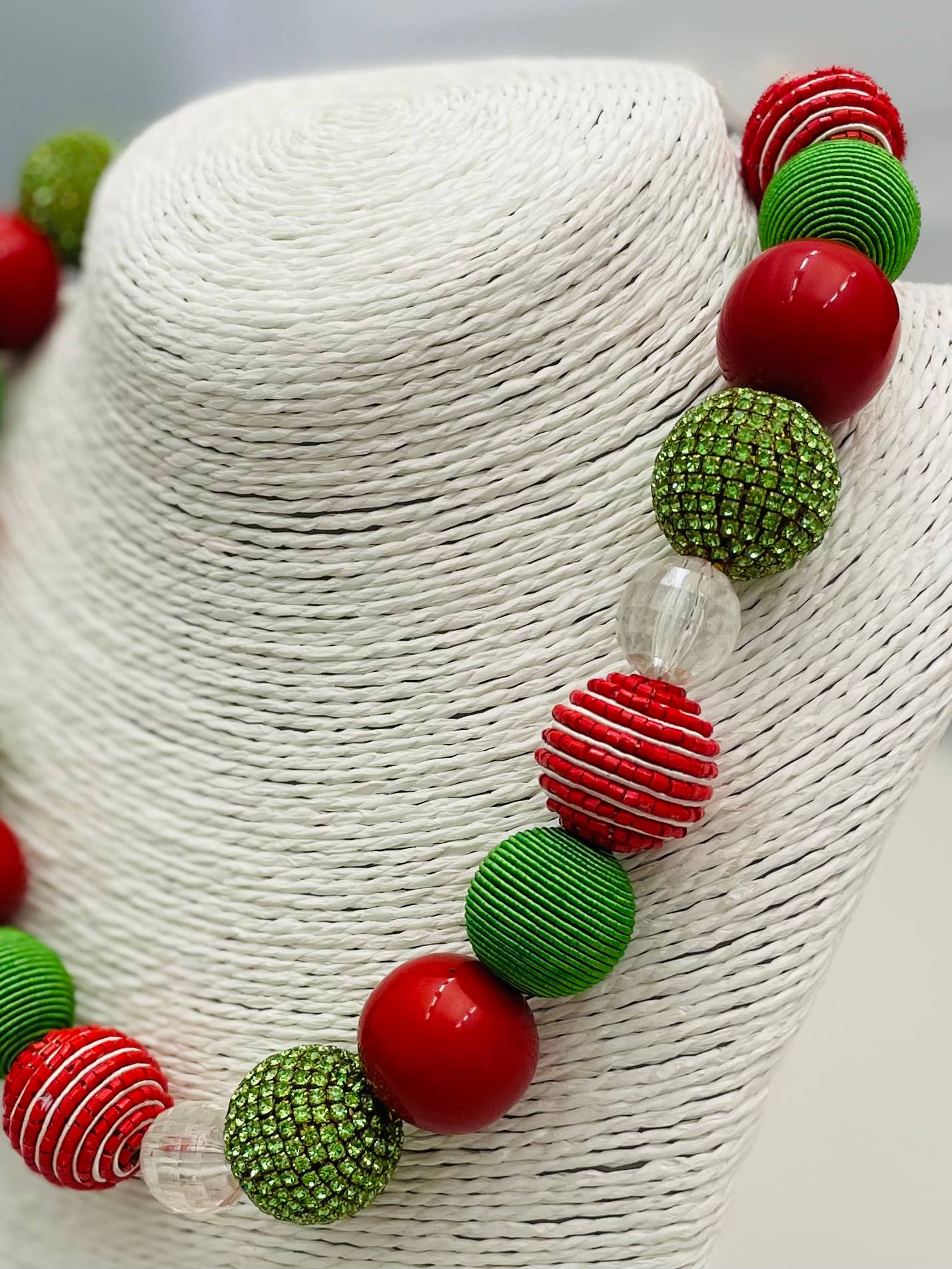 CHIC - Holiday Sprinkle Necklace (red/green/clear) NK233