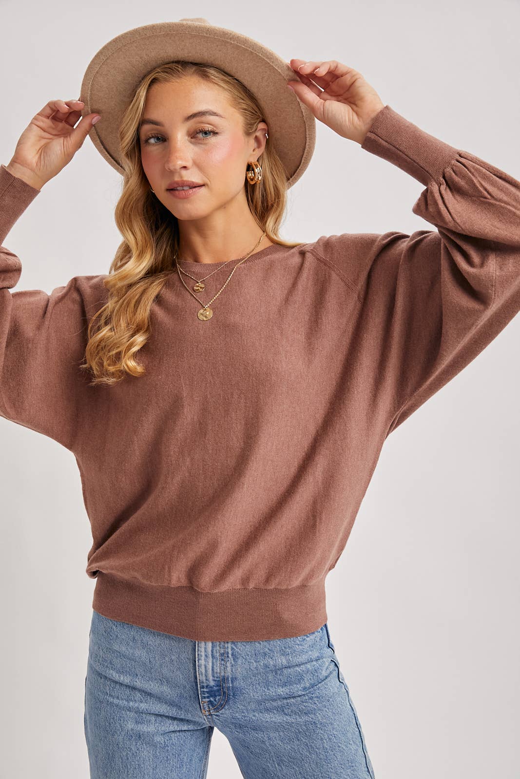 LIGHTWEIGHT KNIT SWEATER PULLOVER