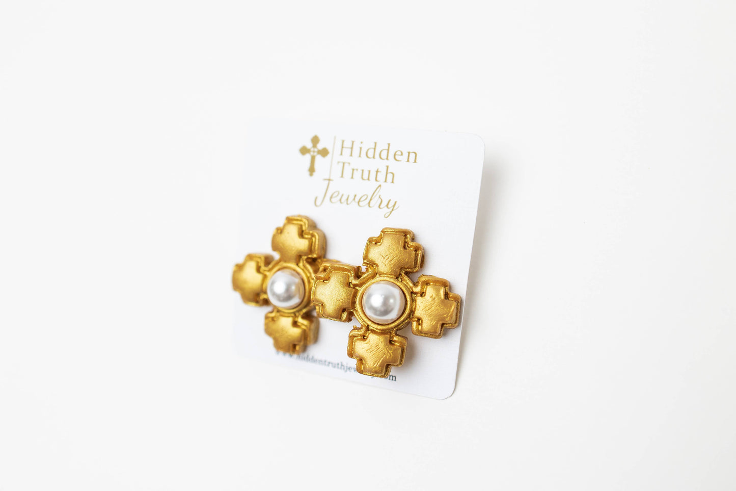 Becky Pearl Studs