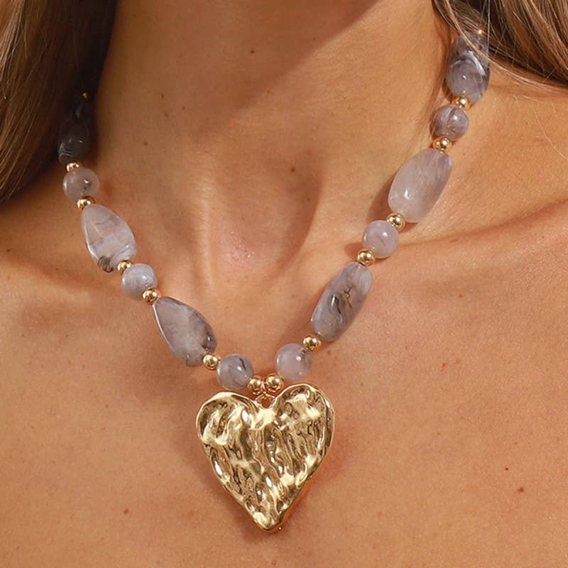 Hammered Heart Pendant Resin Beaded Necklaces | 40NK9662