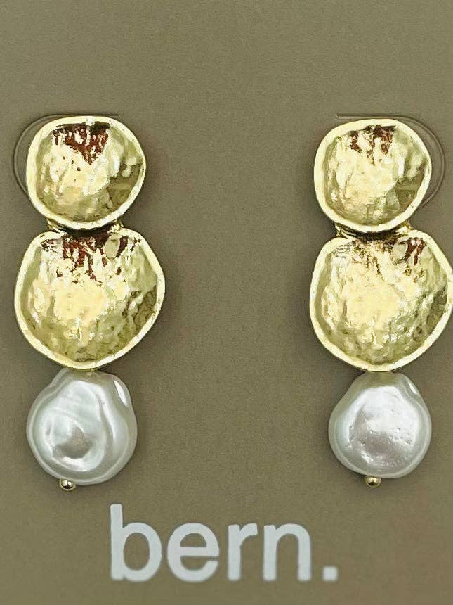 CHIC - Textured Double Drop (gold/pearl) BER607