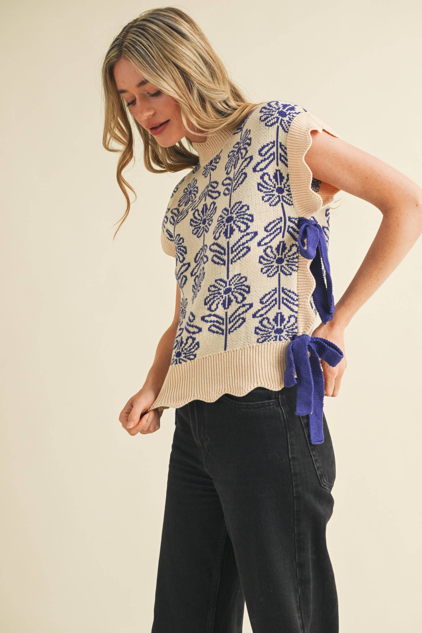 MOCK NECK FLORAL SWEATER VEST MSW10743