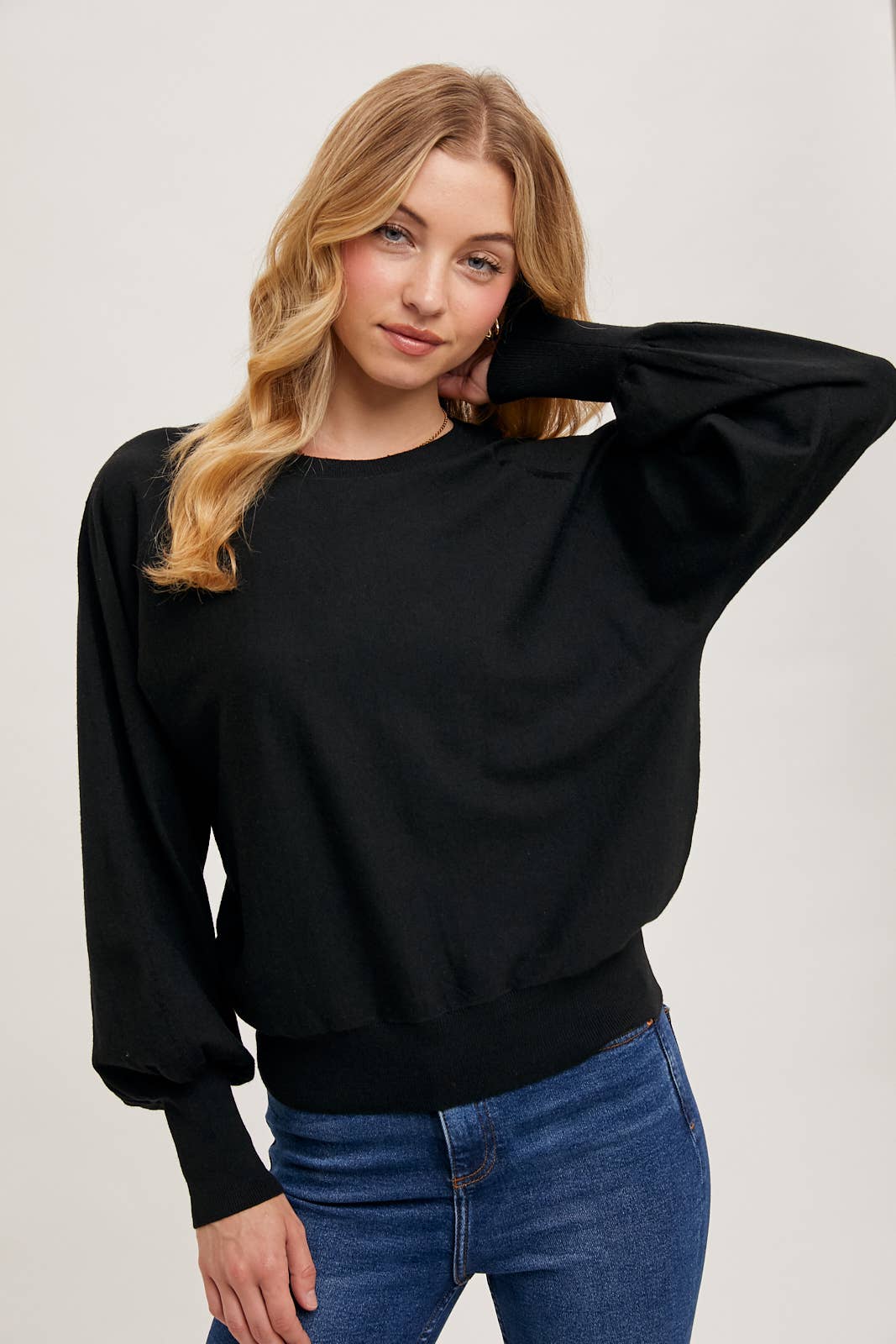 LIGHTWEIGHT KNIT SWEATER PULLOVER