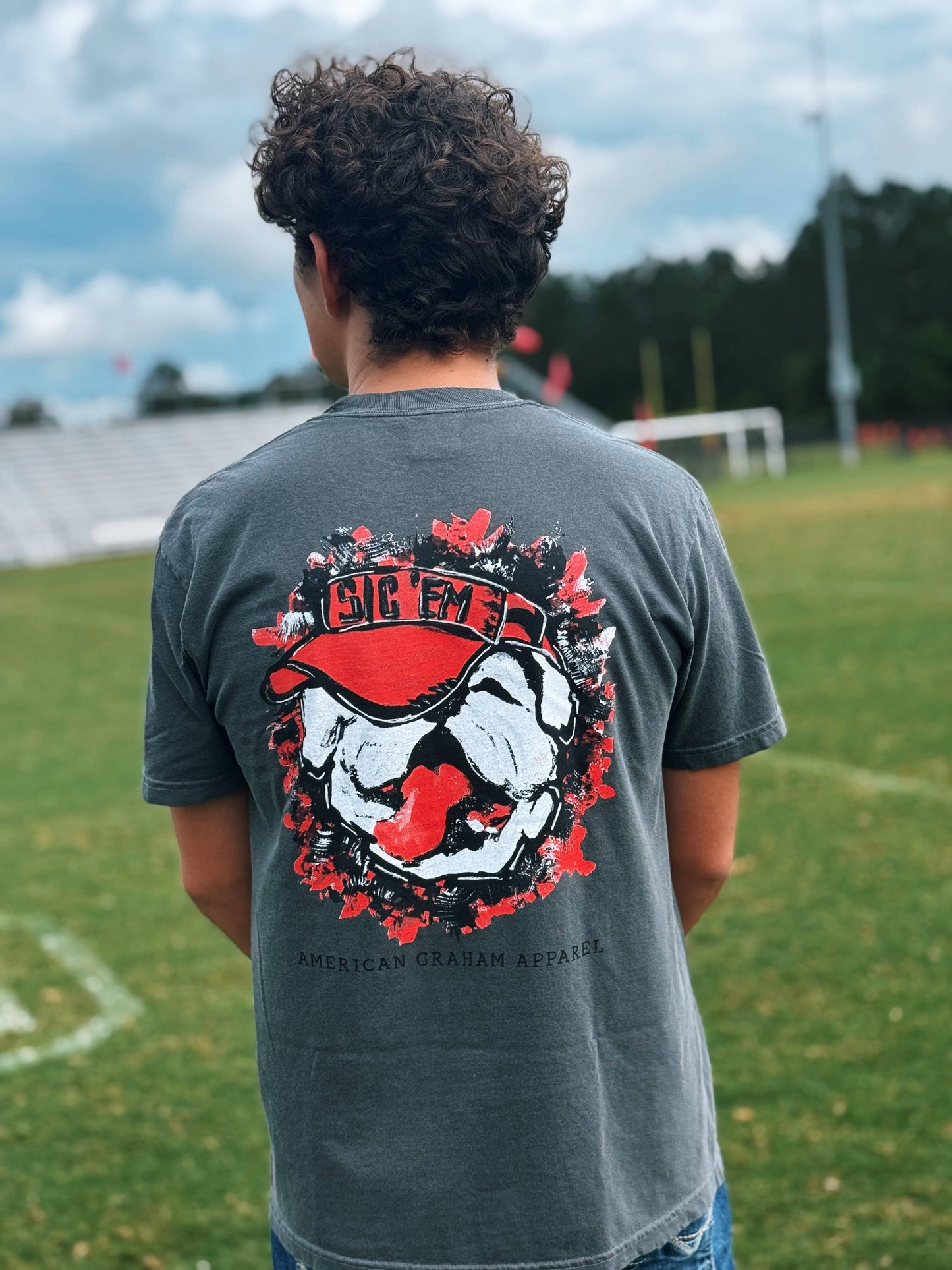 Sic Em Bulldog Graphic Tee/ T-shirt/Georgia/ Athens/ UGA