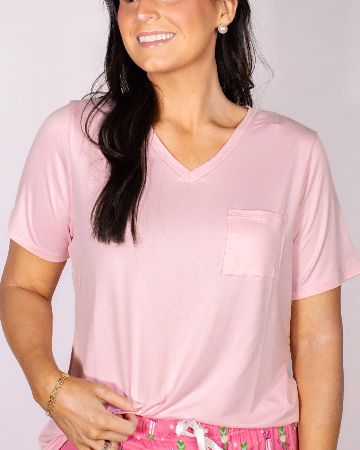 Highlands V-Neck Pocket Tee   Light Pink -Asst