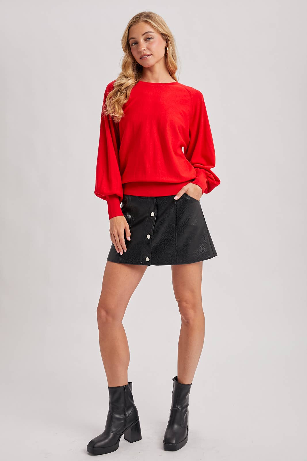 LIGHTWEIGHT KNIT SWEATER PULLOVER