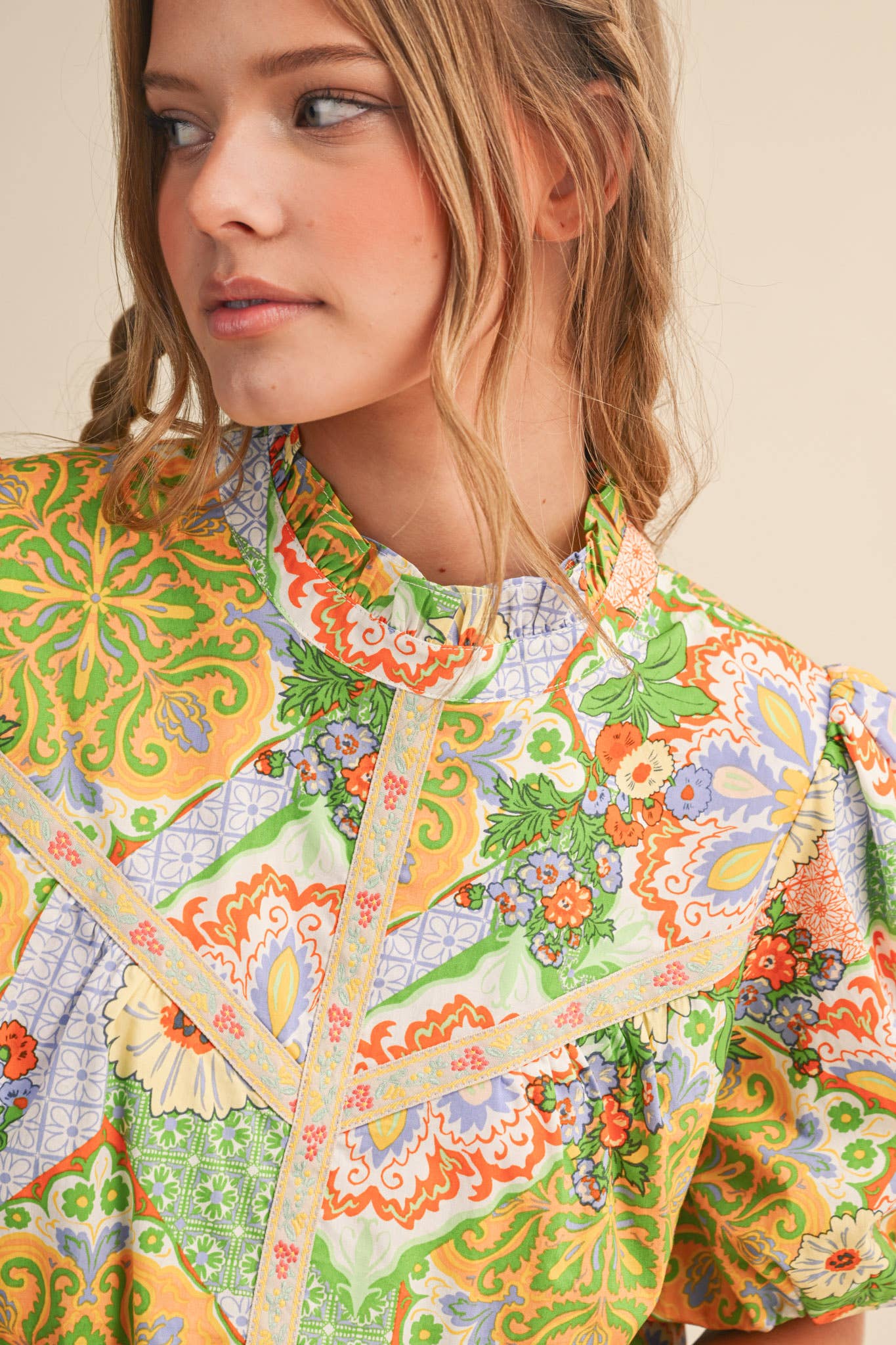 EXCLUSIVE FLORAL PRINT EMBROIDERY TRIM TOP MTP4610