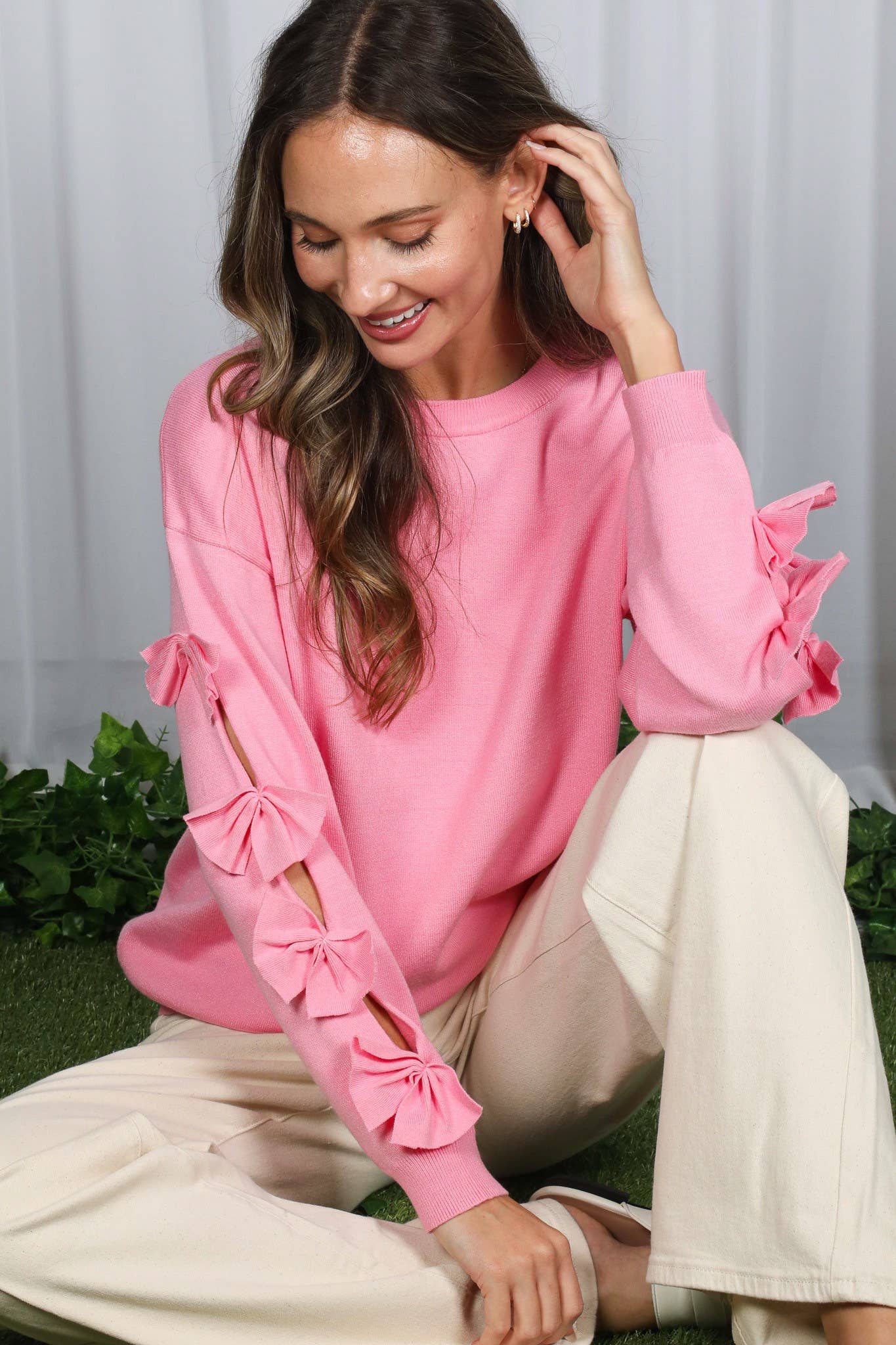 Bow Embellished Long-Sleeve Crew Neck Knit Sweater VT82605-