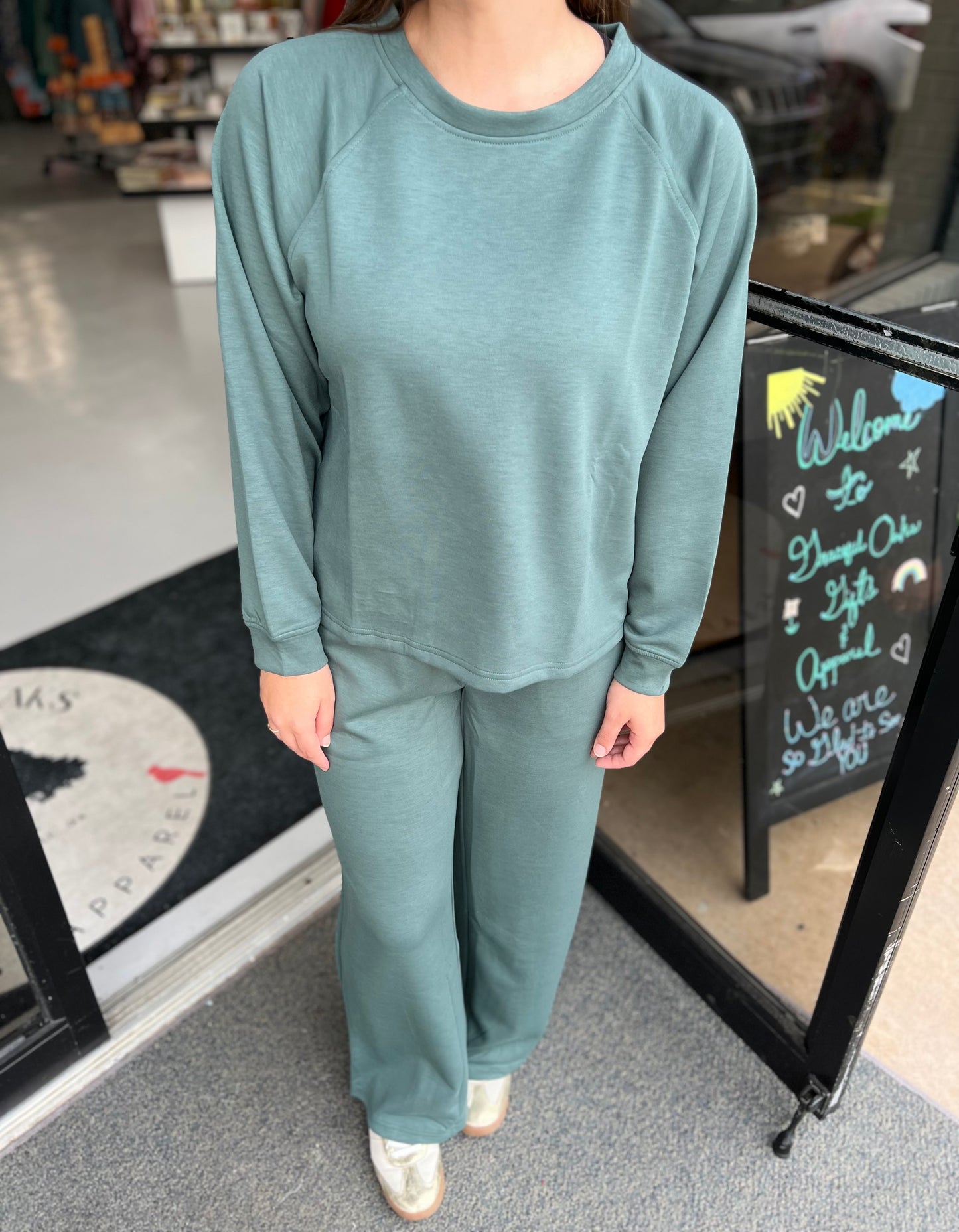 Scuba Crewneck Pullover & Pants