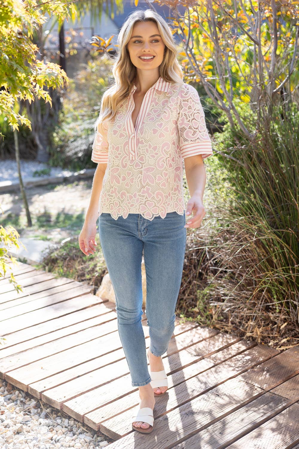 36331 Collared V-Neck Stripe and Lace Mixed Fabric Top