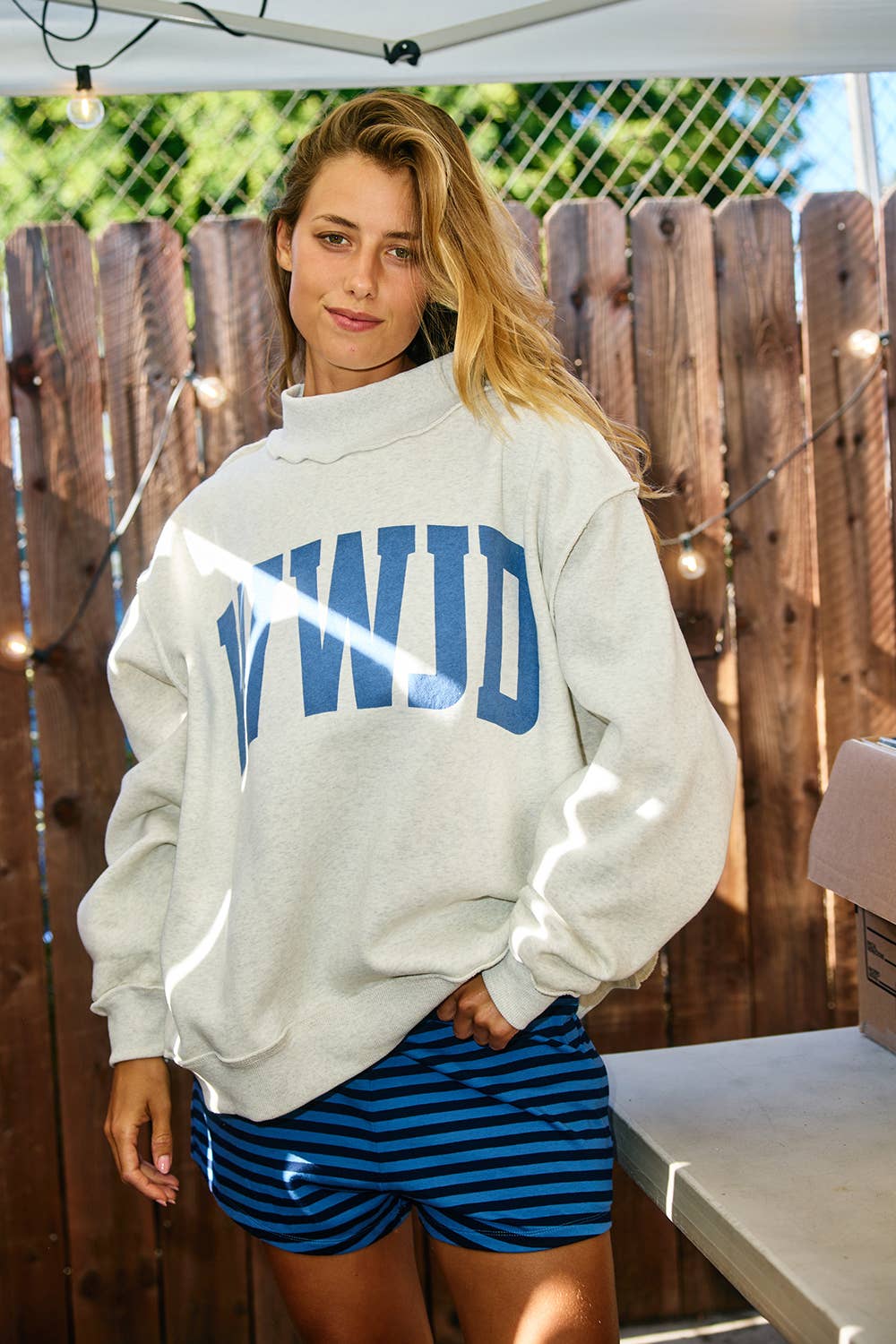 IT2594-WWJD 'WWJD & AMEN' Reversible Mock Neck Sweatshirt