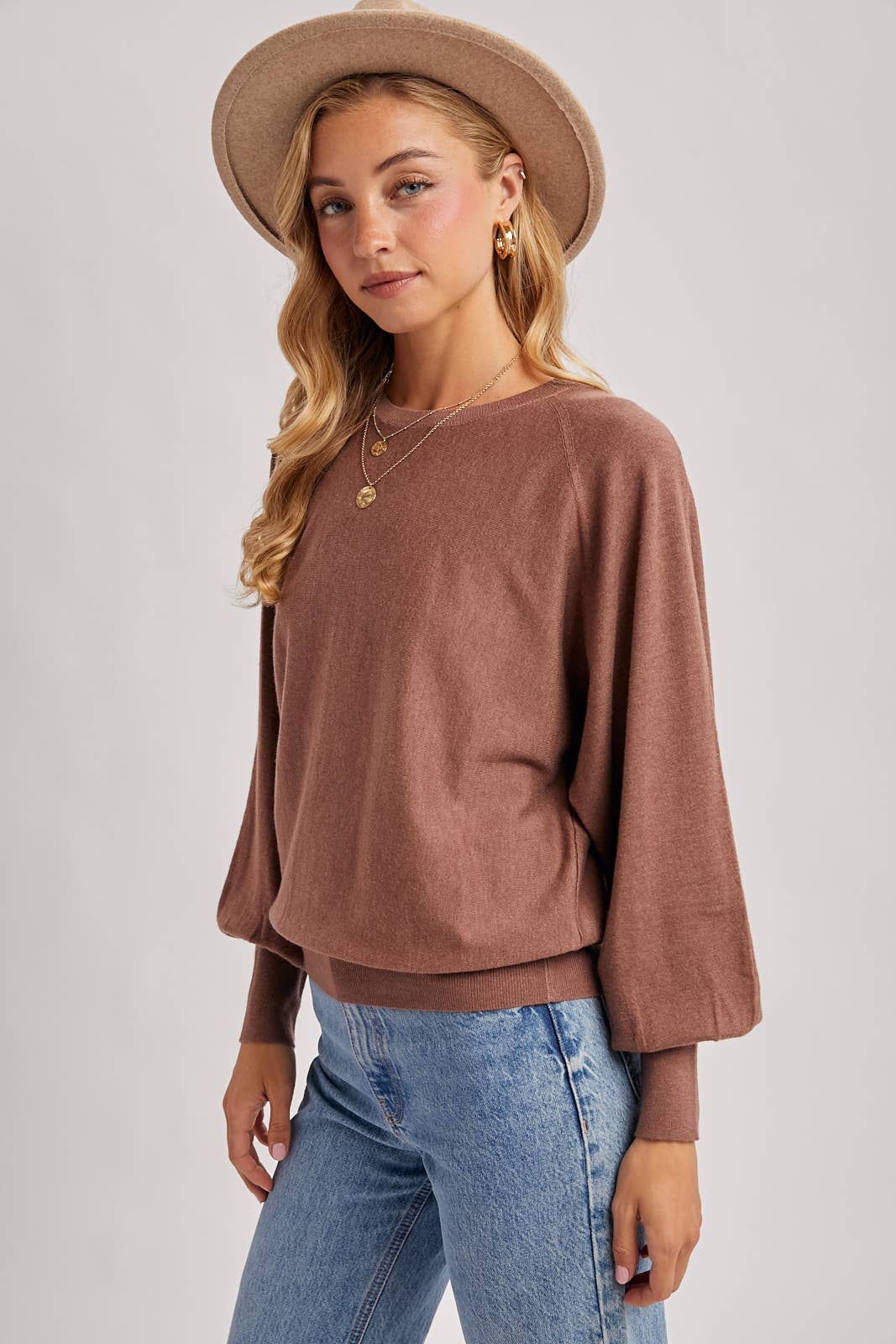 LIGHTWEIGHT KNIT SWEATER PULLOVER
