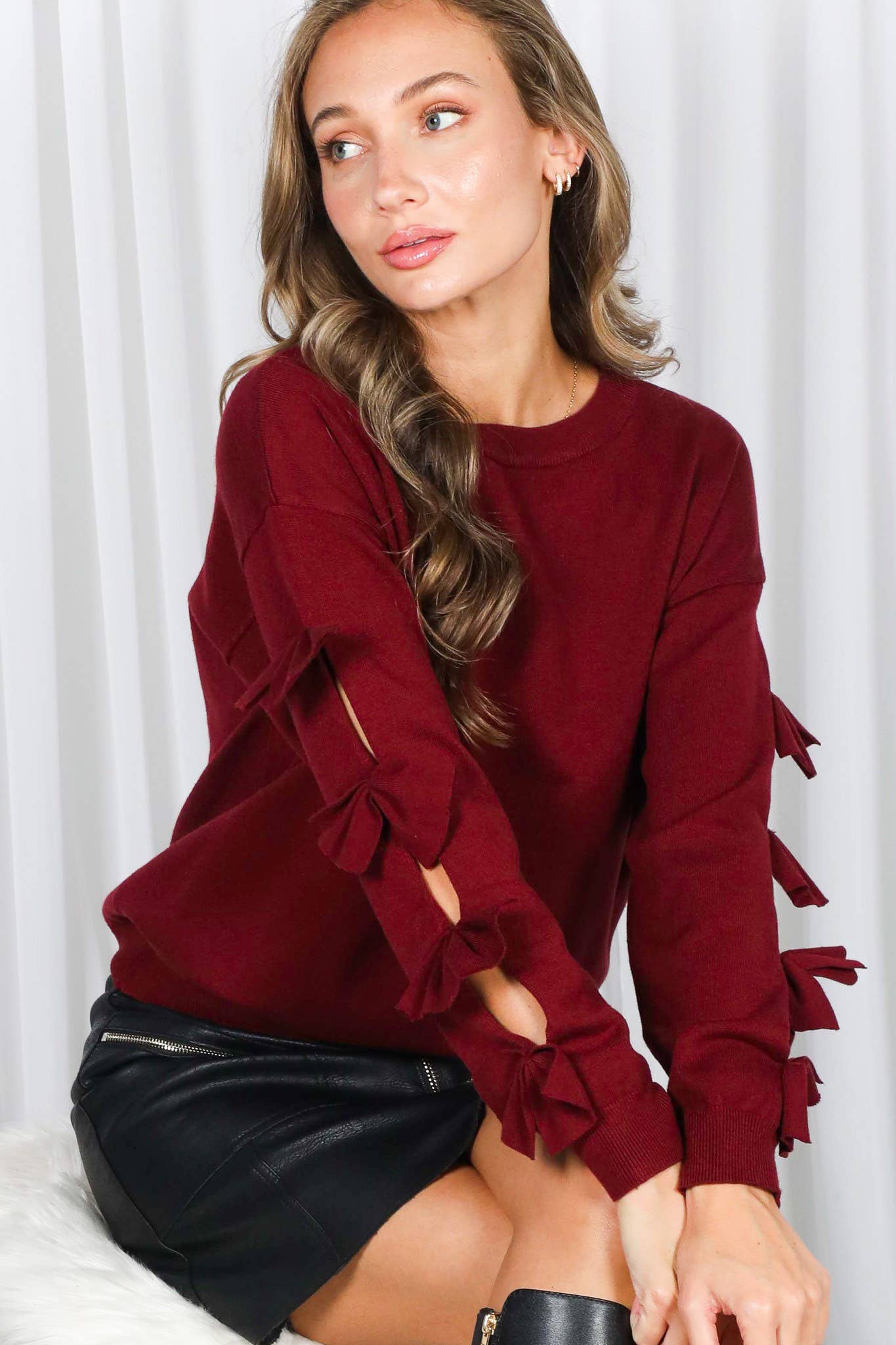 Bow Embellished Long-Sleeve Crew Neck Knit Sweater VT82605-