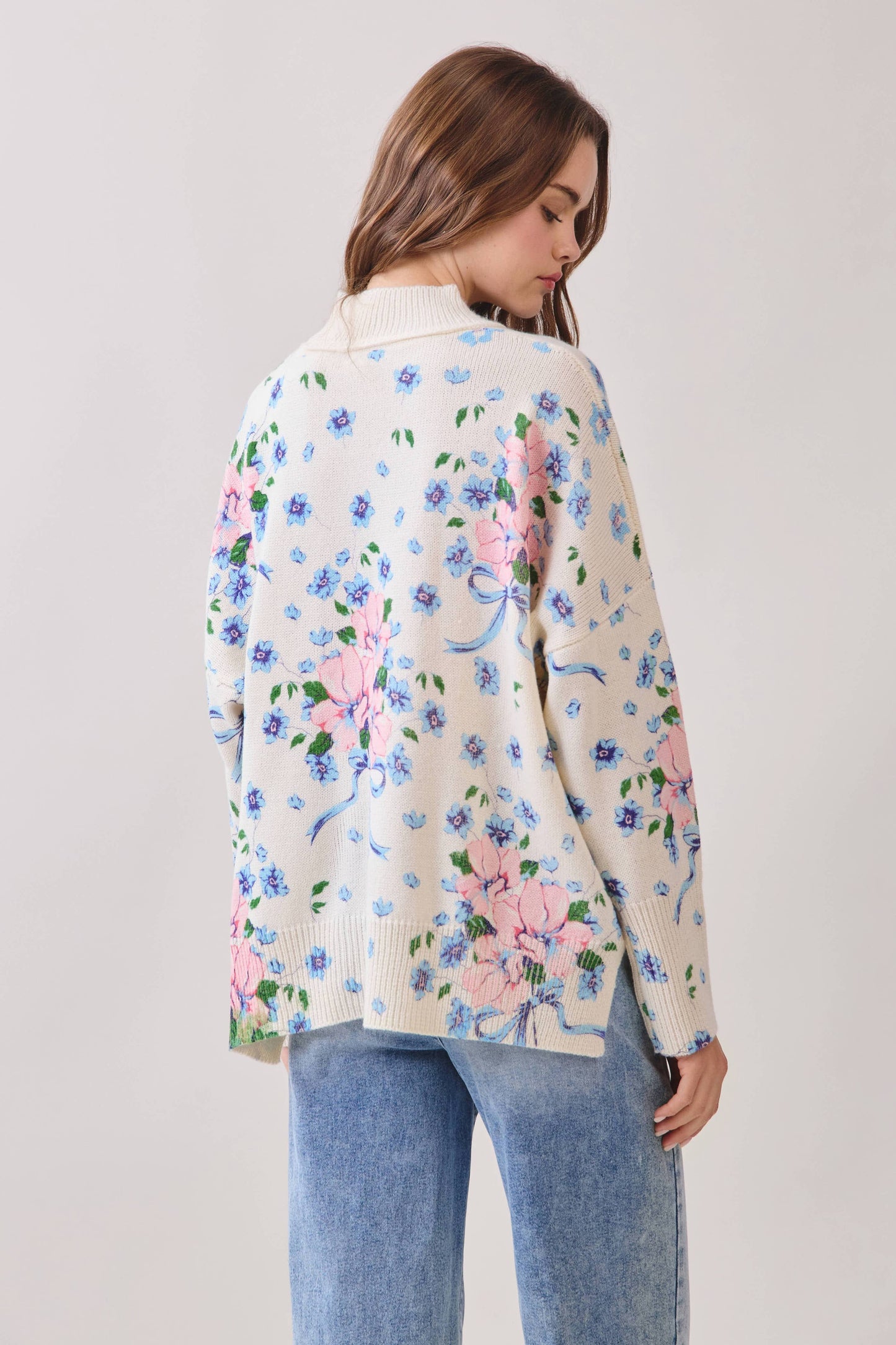 CW2645-All Over Floral Print Knit Pullover Sweater