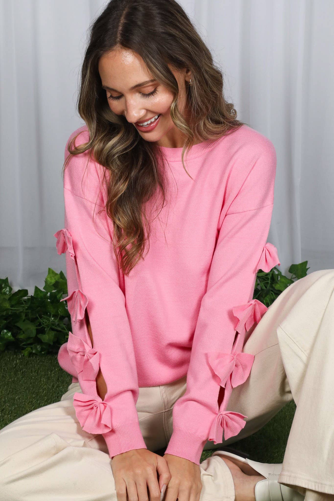 Bow Embellished Long-Sleeve Crew Neck Knit Sweater VT82605-