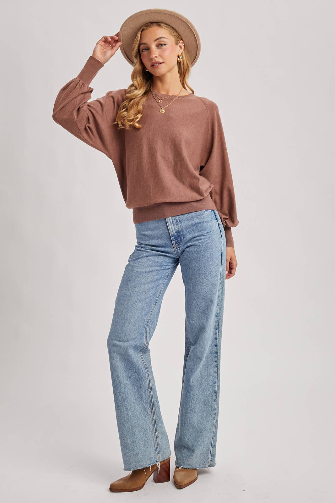 LIGHTWEIGHT KNIT SWEATER PULLOVER